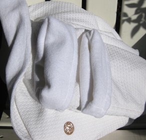 Best Price on Customized Terry Cloth Bathrobes for Country Clubs in the US